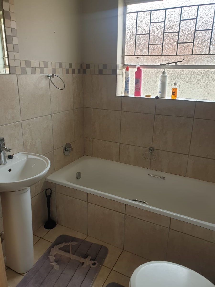 2 Bedroom Property for Sale in Midway Free State